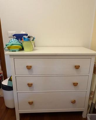 Camera bimbo IKEA bianco – cassettiera e armadio