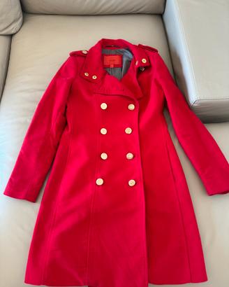 Cappotto Mango Suit rosso con bottoni dorati