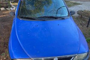 Lancia y elefantino blu