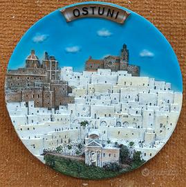 Piatto citta ostuni a rilievo diametro 20 cm