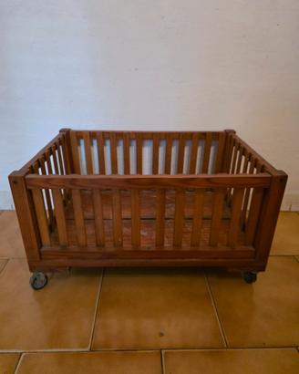 porta fiori in legno con ruote 