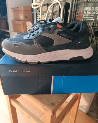 scarpe della Nautica