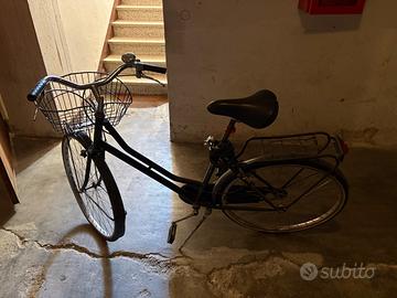 Bici 26” funzionante, ma da rivedere.