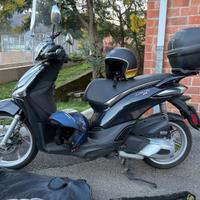 Piaggio Liberty 125 ABS Nero 2023 3200km accessori