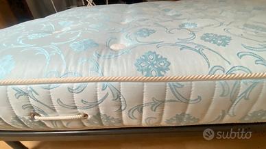 Materasso matrimoniale +rete ortopedica e copriret