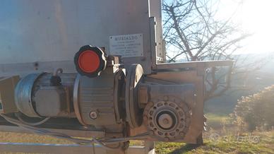 nastro trasportatore uve