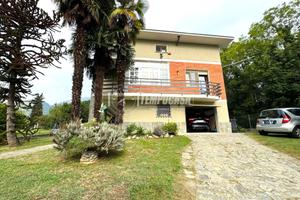 Villa Bifamiliare a Givoletto Via Ciriè 10 locali