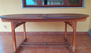 Tavolo da esterno e 8 sedie in legno balau