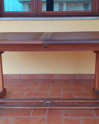 Tavolo da esterno e 8 sedie in legno balau