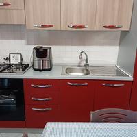 cucina più tavolo e 4 sedie 