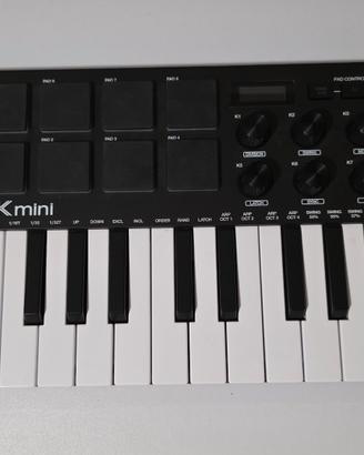Tastiera Akai MPK mini