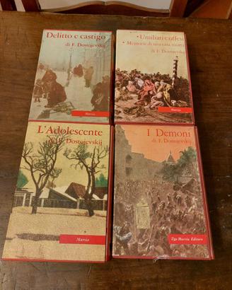 Quattro volumi d'epoca di Fedor Dostoevskij 