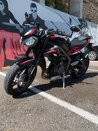 Triumph Street Triple 765 R