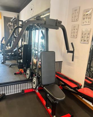 Chest pec fly/deltoidi palestra