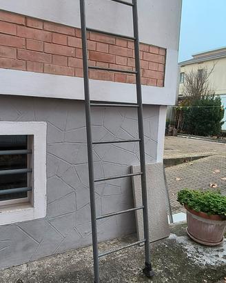 Scala in ferro 