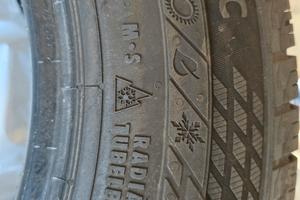 gomme 215/70R15C 