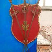 Scudo araldico di alto artigianato.