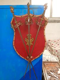 Scudo araldico di alto artigianato.