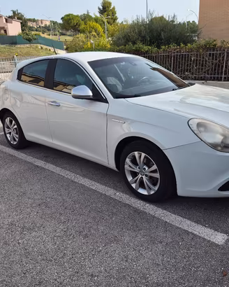 AR Giulietta 1.6 105 CV (77 kW) anno 2012 