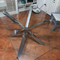 Tavolo in cristallo modello “asterisco”