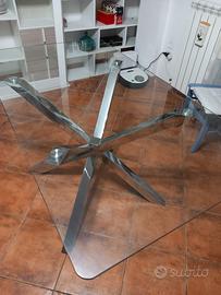 Tavolo in cristallo modello “asterisco”