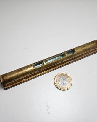 Livella antica in ottone 