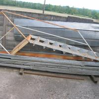 scala bianca con pianerottolo. paghi solo il ferro