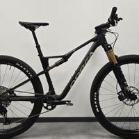 BICICLETTA. ORBEA OIZM10 