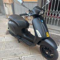 Piaggio Vespa 125 Sprint I-Jet Notte Edition