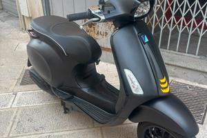 Piaggio Vespa 125 Sprint I-Jet Notte Edition