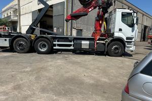 Renault 460 3 assi scarrabile con gru