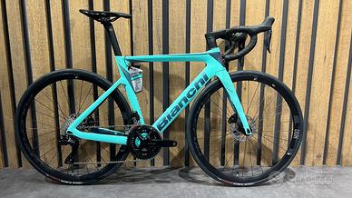 BIANCHI OLTRE RACE DISC - 2024 - Shimano 105 Di2 