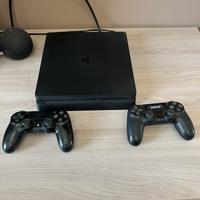 Consolle Ps4 piu due joypad