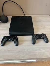 Consolle Ps4 piu due joypad