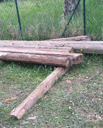 Travi in legno. 