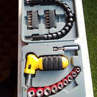 Set cacciaviti e chiavi a tubo