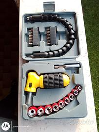 Set cacciaviti e chiavi a tubo