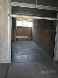 Box auto con magazzino