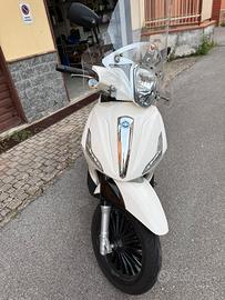 Beverly 300