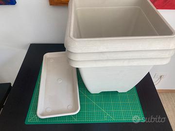 Lotto vasi e sottovasi di diverse dimensioni