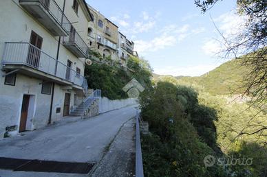 3 LOCALI A PISCIOTTA