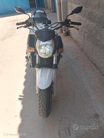 Suzuki gsr 600
