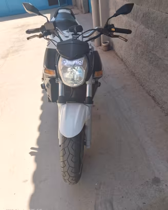 Suzuki gsr 600