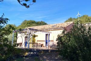 Casa con vigneto e terreno