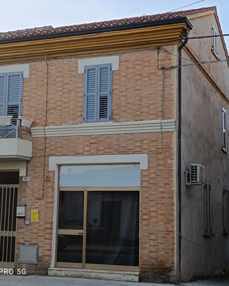 Trilocale con giardino Macerata