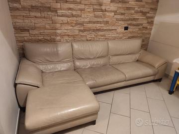 Divano beige vera pelle 