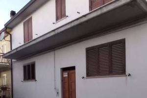 Casa indipendente di 174 m² con più di 5 locali a 