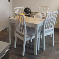 Tavolo e 4 sedie EKEDALEN