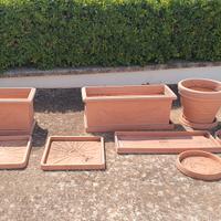 fioriere e sottovasi in resina di qualità