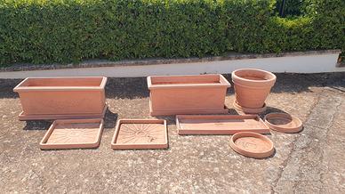 fioriere e sottovasi in resina di qualità